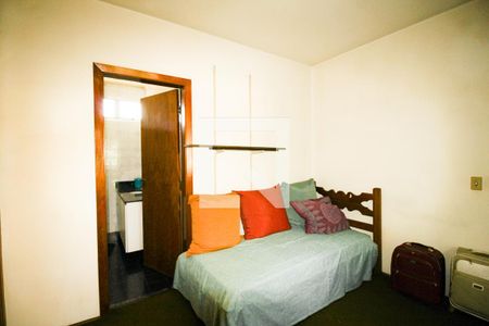 Casa à venda com 570m², 5 quartos e 5 vagasQuarto 1