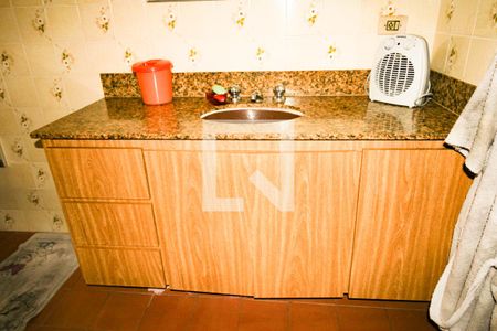 Casa à venda com 570m², 5 quartos e 5 vagasBanheiro 2