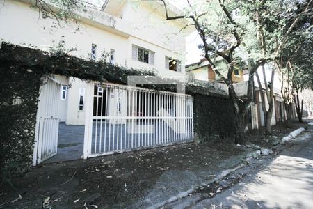 Casa à venda com 570m², 5 quartos e 5 vagasFachada