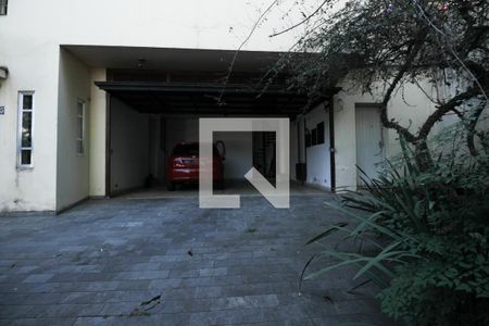 Casa à venda com 570m², 5 quartos e 5 vagasGaragem