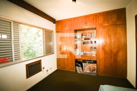 Casa à venda com 570m², 5 quartos e 5 vagasQuarto 1