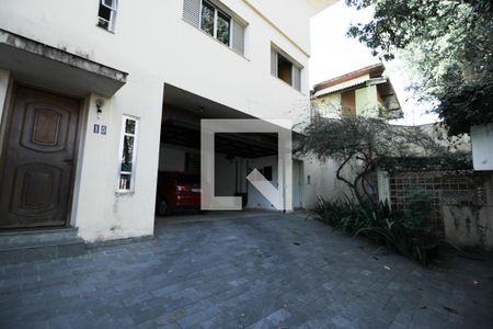 Casa à venda com 570m², 5 quartos e 5 vagasGaragem