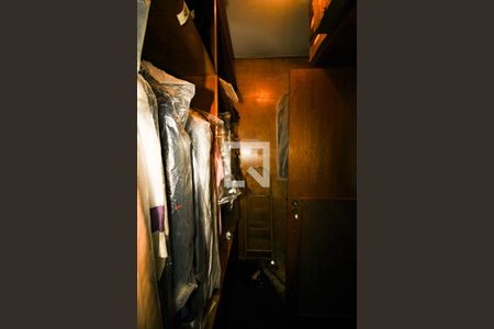 Casa à venda com 570m², 5 quartos e 5 vagasCloset da suíte 2