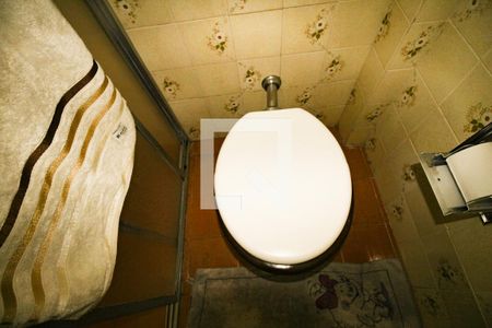 Casa à venda com 570m², 5 quartos e 5 vagasBanheiro 2