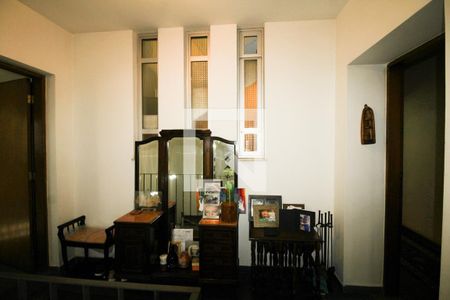 Casa à venda com 570m², 5 quartos e 5 vagasEntrada