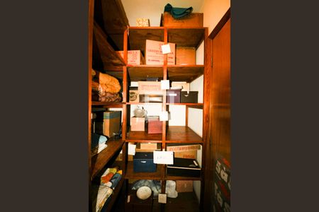 Casa à venda com 570m², 5 quartos e 5 vagasCloset da suíte 2