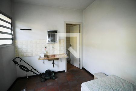 Casa à venda com 570m², 5 quartos e 5 vagasQuarto de Serviço