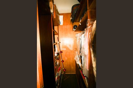 Casa à venda com 570m², 5 quartos e 5 vagasCloset da suíte 2