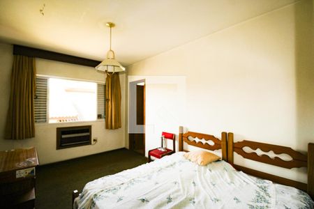 Casa à venda com 570m², 5 quartos e 5 vagasQuarto 3