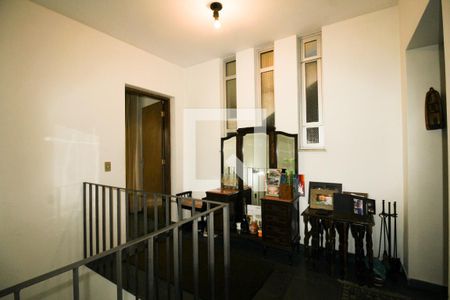 Casa à venda com 570m², 5 quartos e 5 vagasEntrada