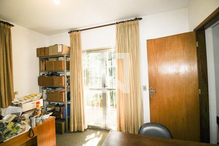 Casa à venda com 570m², 5 quartos e 5 vagasEscritório