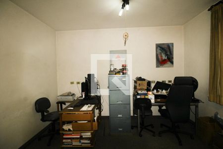 Casa à venda com 570m², 5 quartos e 5 vagasEscritório