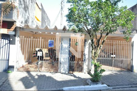 Fachada de casa à venda com 2 quartos, 200m² em Parque Vitoria, São Paulo