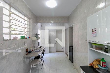 Casa à venda com 567m², 4 quartos e 4 vagas Casa à venda com 567m², 4 quartos e 4 vagasCozinha