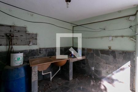 Casa à venda com 567m², 4 quartos e 4 vagas Casa à venda com 567m², 4 quartos e 4 vagasQuintal