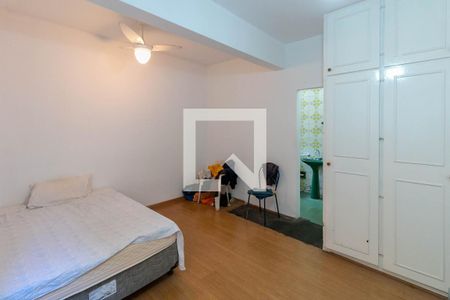 Casa à venda com 567m², 4 quartos e 4 vagas Casa à venda com 567m², 4 quartos e 4 vagasQuarto Suíte