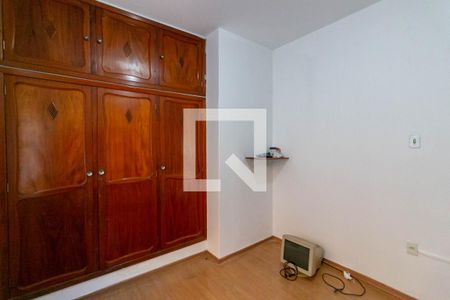 Casa à venda com 567m², 4 quartos e 4 vagas Casa à venda com 567m², 4 quartos e 4 vagasQuarto 3