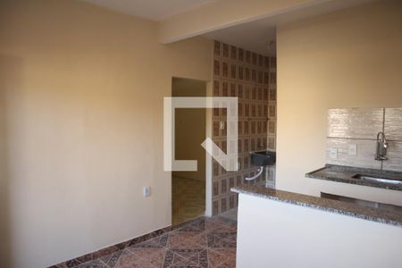 Sala de casa para alugar com 1 quarto, 60m² em Bento Ribeiro, Rio de Janeiro
