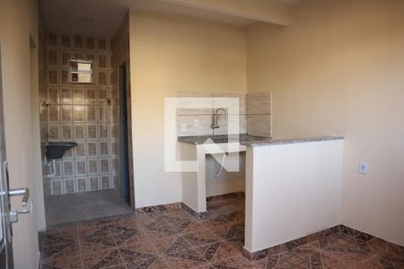 Sala de casa para alugar com 1 quarto, 60m² em Bento Ribeiro, Rio de Janeiro