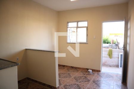 Sala de casa para alugar com 1 quarto, 60m² em Bento Ribeiro, Rio de Janeiro