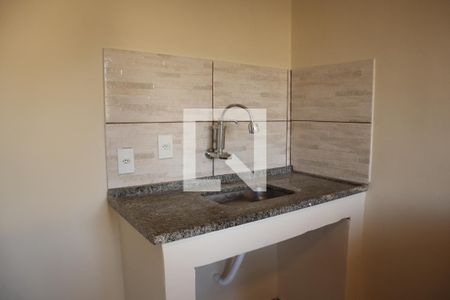 Sala de casa para alugar com 1 quarto, 60m² em Bento Ribeiro, Rio de Janeiro
