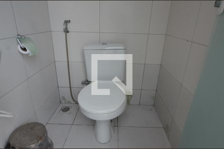 Casa de condomínio para alugar com 240m², 4 quartos e 3 vagasBanheiro da área externa