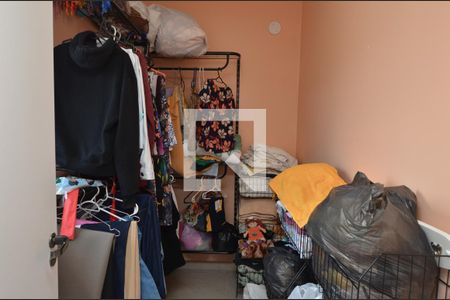 Casa de condomínio para alugar com 240m², 4 quartos e 3 vagasSuíte 2 - Closet