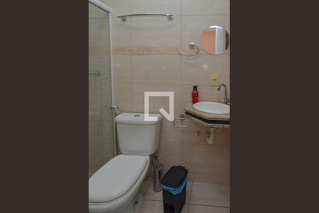 Casa de condomínio para alugar com 240m², 4 quartos e 3 vagasBanheiro da Suíte 1