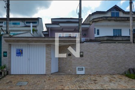 Casa de condomínio para alugar com 240m², 4 quartos e 3 vagasBanheiro da área externa