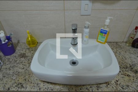 Casa de condomínio para alugar com 240m², 4 quartos e 3 vagasBanheiro da Suíte 4