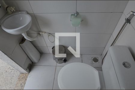 Casa de condomínio para alugar com 240m², 4 quartos e 3 vagasBanheiro da área externa