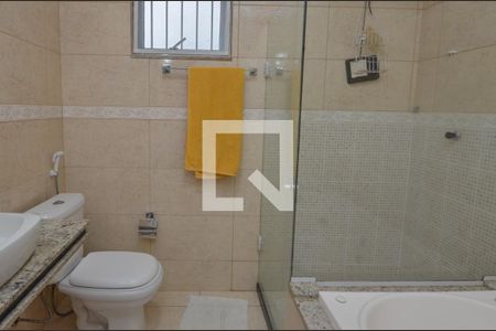 Casa de condomínio para alugar com 240m², 4 quartos e 3 vagasBanheiro da Suíte 2