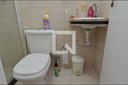 Casa de condomínio para alugar com 240m², 4 quartos e 3 vagasBanheiro da Suíte 3