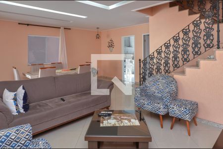 Sala de casa de condomínio para alugar com 4 quartos, 240m² em Vargem Pequena, Rio de Janeiro