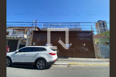 Casa para alugar com 220m², 3 quartos e 4 vagasFachada