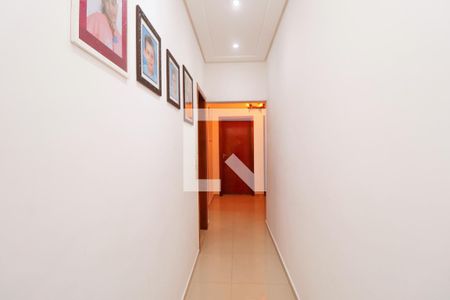 Casa para alugar com 220m², 3 quartos e 4 vagasCorredor