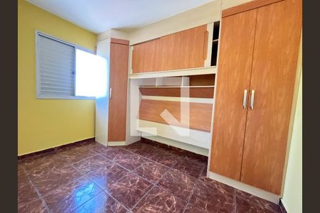 Quarto 1 de apartamento para alugar com 2 quartos, 47m² em Jardim Miriam, São Paulo