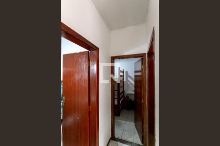 Corredor de casa à venda com 2 quartos, 60m² em Santa Amélia, Belo Horizonte