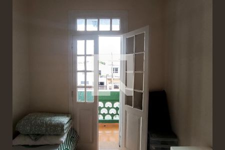 Casa à venda com 186m², 3 quartos e 6 vagas Casa à venda com 186m², 3 quartos e 6 vagasQuarto 2 - Sacada