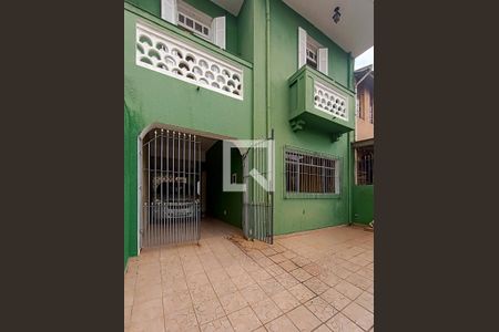 Casa à venda com 186m², 3 quartos e 6 vagas Casa à venda com 186m², 3 quartos e 6 vagasFachada