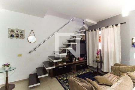 Sala de casa de condomínio para alugar com 2 quartos, 64m² em Itaquera, São Paulo