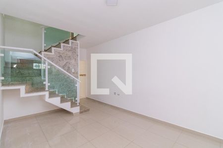 Sala de casa para alugar com 3 quartos, 150m² em Penha de França, São Paulo