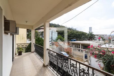 Casa de condomínio para alugar com 238m², 3 quartos e 3 vagas Casa de condomínio para alugar com 238m², 3 quartos e 3 vagasVaranda do Quarto 2