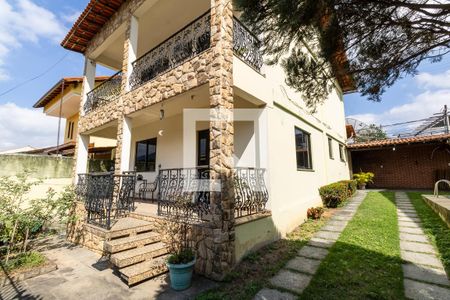 Casa de condomínio para alugar com 238m², 3 quartos e 3 vagas Casa de condomínio para alugar com 238m², 3 quartos e 3 vagasFachada
