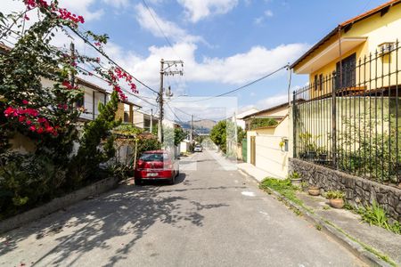 Casa de condomínio para alugar com 238m², 3 quartos e 3 vagas Casa de condomínio para alugar com 238m², 3 quartos e 3 vagasVista da Rua
