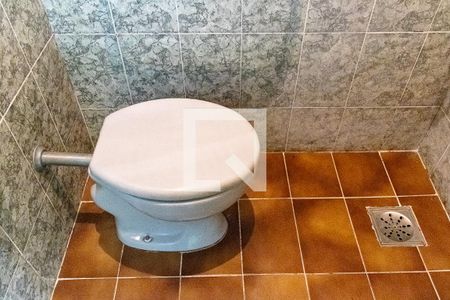 Casa de condomínio para alugar com 238m², 3 quartos e 3 vagas Casa de condomínio para alugar com 238m², 3 quartos e 3 vagasBanheiro de Serviço