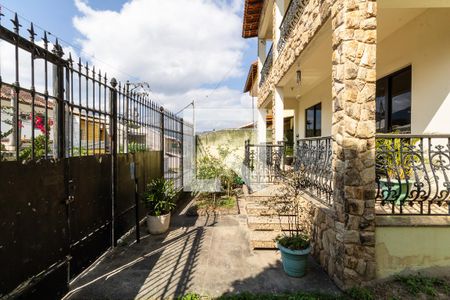 Casa de condomínio para alugar com 238m², 3 quartos e 3 vagas Casa de condomínio para alugar com 238m², 3 quartos e 3 vagasQuintal