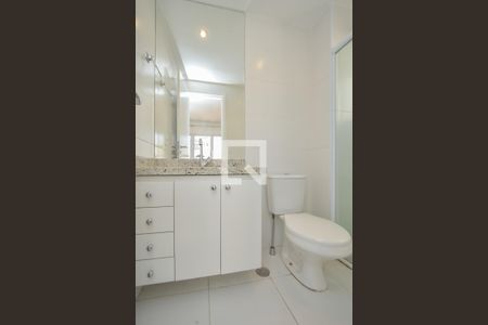 Banheiro de kitnet/studio para alugar com 1 quarto, 25m² em Centro, São Paulo