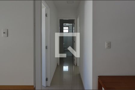 Corredor de apartamento para alugar com 3 quartos, 211m² em Recreio dos Bandeirantes, Rio de Janeiro