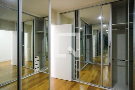 Apartamento para alugar com 179m², 4 quartos e 4 vagasCloset da suíte 1